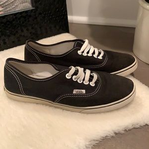 Gently worn vans in great condition!